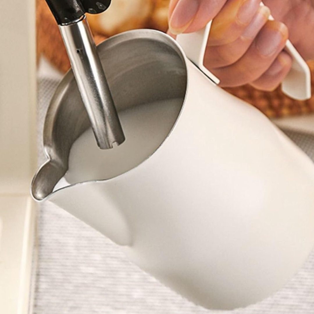 Taza Pitcher Blanca para Espumar Leche – Barismo Profesional 350 ml / 500 ml