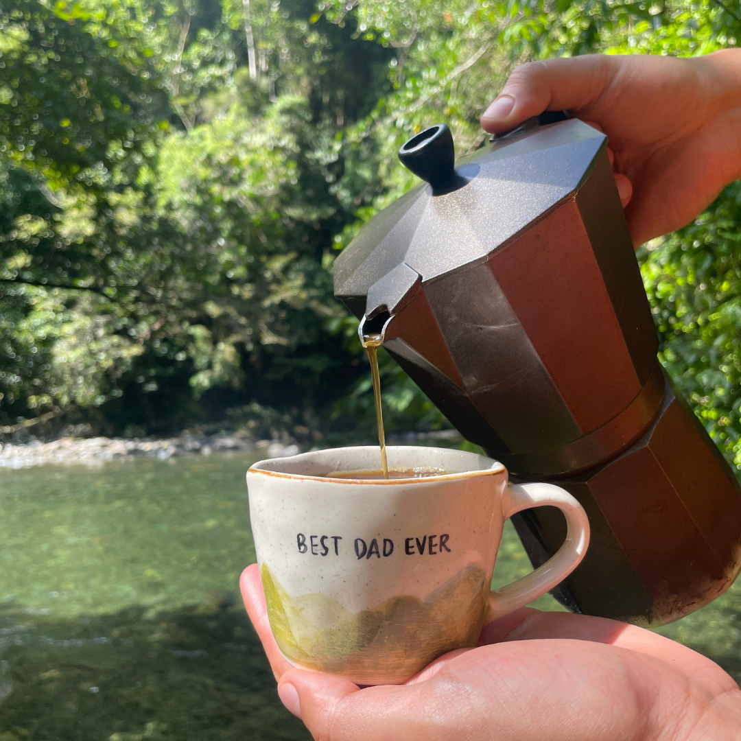 Kit Best Dad Ever Pocillo hecho y pintado a mano + Café Especial