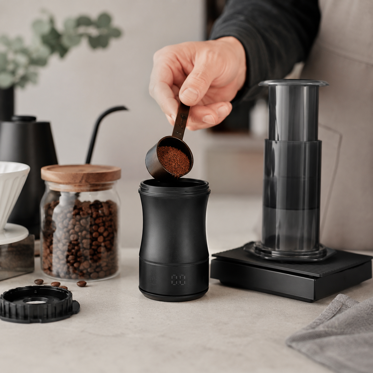 Gramera Digital Recargable con Vaso Dosificador para Café Espresso y Filtrados 58 mm