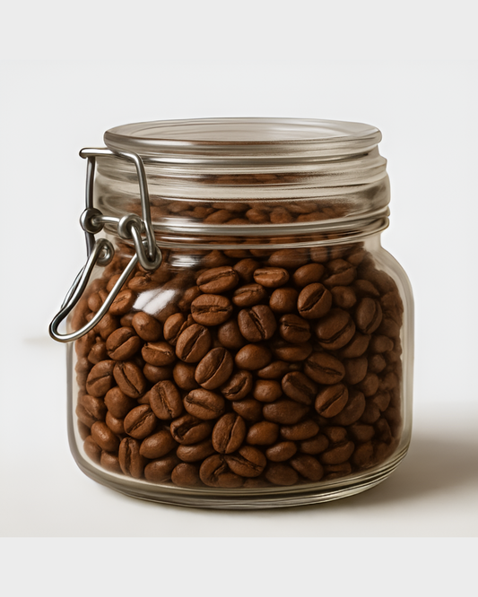 Un recipiente que conserva lo mejor de tu café: su aroma, frescura y esencia. Cada vez que lo abras, volverás a sentir el primer día.