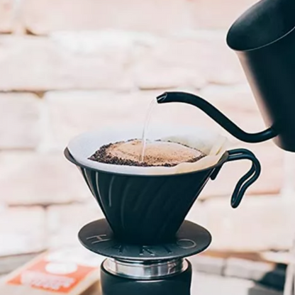 V60 Hario Dripper Original Metalico Negro Mate #02