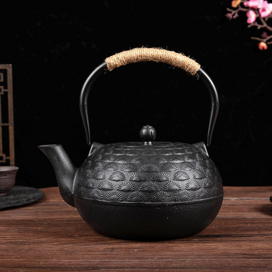 Tetera Japonesa Negra en Hierro Fundido Con Infusor 1.8Lt