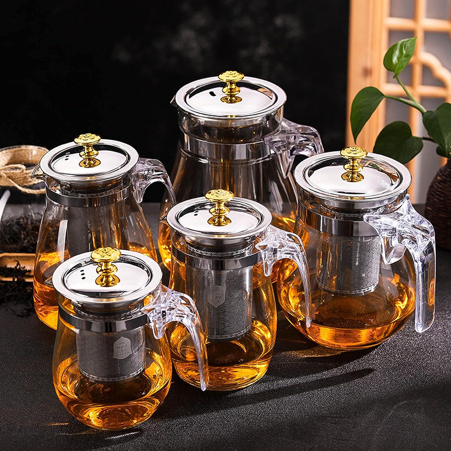 La Tetera Multifuncional: Tu compañera perfecta para preparar té, café y otras infusiones, sin importar si las prefieres frías o calientes.