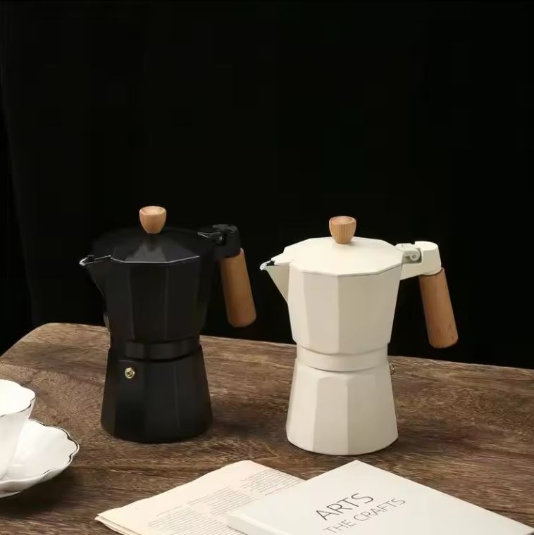 Cafetera Italiana Moka Negra con Mango en Madera 300ml  Café con Cuerpo