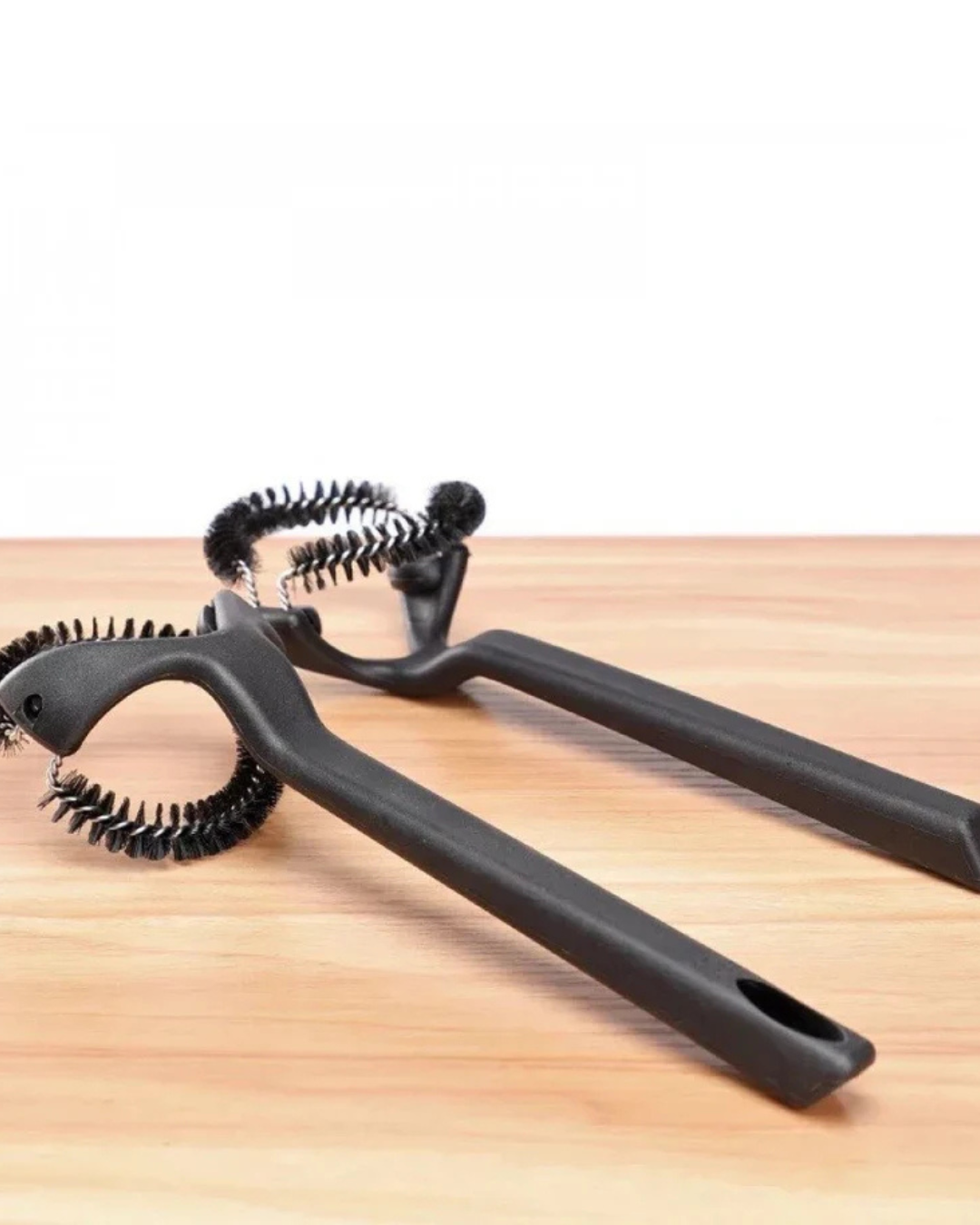 Elimina grasa y restos de café del grupo con rapidez. Compatible con máquinas comerciales y domésticas de 58 mm.