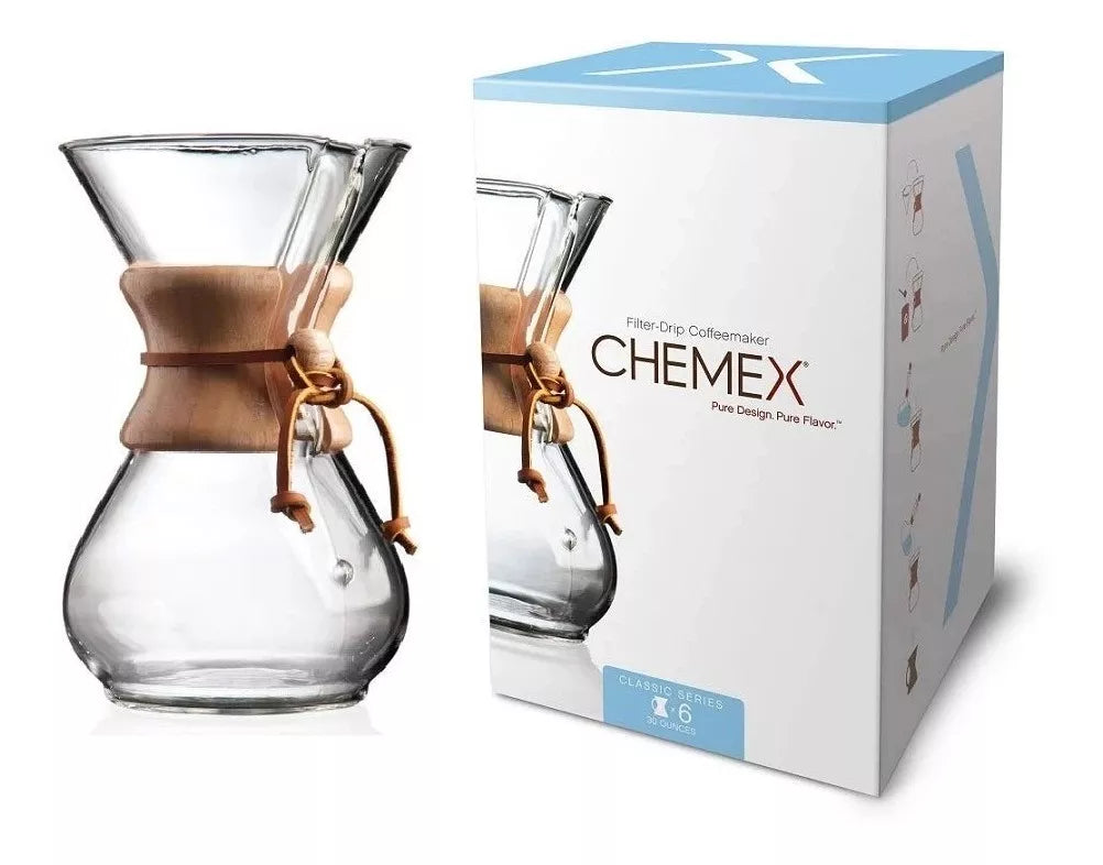 Innovadora CHEMEX®: Una cafetera que redefine la experiencia del café con su diseño único y su capacidad para preparar un café de sabor puro.