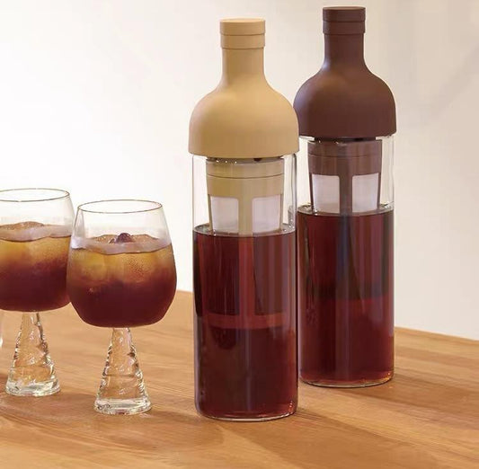 Cócteles Refrescantes: ¿Buscas nuevas ideas para cócteles? Utiliza nuestra cafetera para infundir tus bebidas con sabores únicos. Experimenta con ingredientes como hierbas, frutas y más.