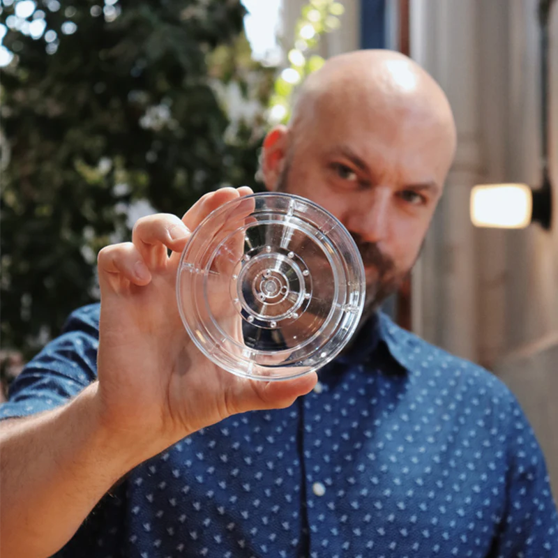 Inspirado en la experiencia de baristas de competencia. Este kit te permite lograr una taza increíble sin técnica ni herramientas avanzadas. Solo vierte y disfruta.