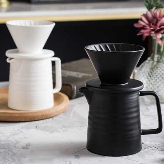 Set pour over en cerámica térmica para extracción limpia y balanceada.