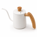 Tetera Cuello de Ganso Blanca con Mango de Madera 600 ml