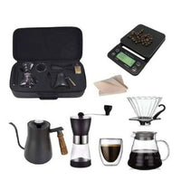 Molienda Fresca con Molino Incorporado: Obtén la frescura perfecta con el Molino Incorporado del Kit Cafetero, moliendo hasta 50 gramos de granos de café.