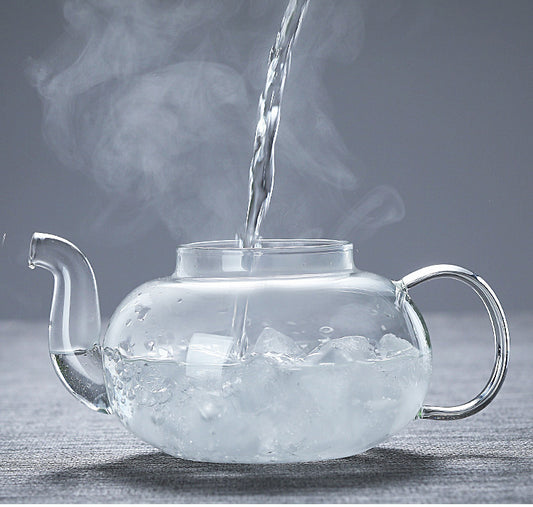 Fabricado en vidrio de alta resistencia térmica, ideal para infusionar sin preocupaciones. Soporta hasta 200 °C sin fracturas ni riesgos.